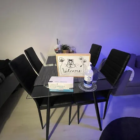 Arctic Penthouse With Free Parking And High-speed Wi-fi דירה רובניימי