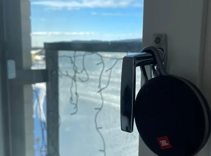 Arctic Penthouse With Free Parking And High-speed Wi-fi דירה רובניימי